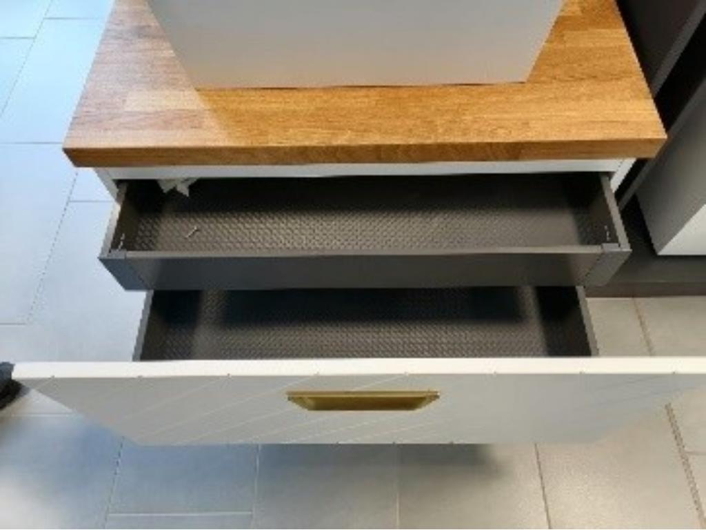 13704-spodni-skrinka-floo-bila-matna