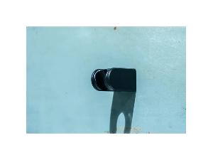 32133-drzak-rucni-sprchy-cerna-barva